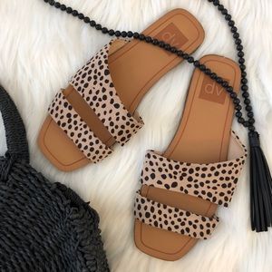 DV by Dolce Vita 🐆 Leopard-Print 🐆 Flat Sandals